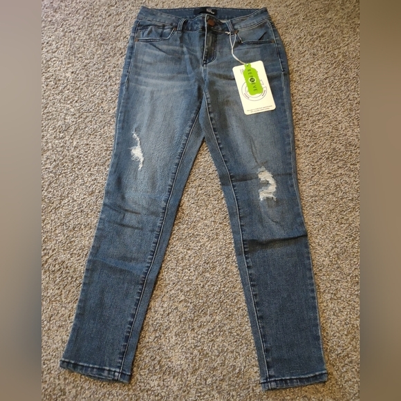 1822 Denim Blue Jeans - Picture 13 of 15